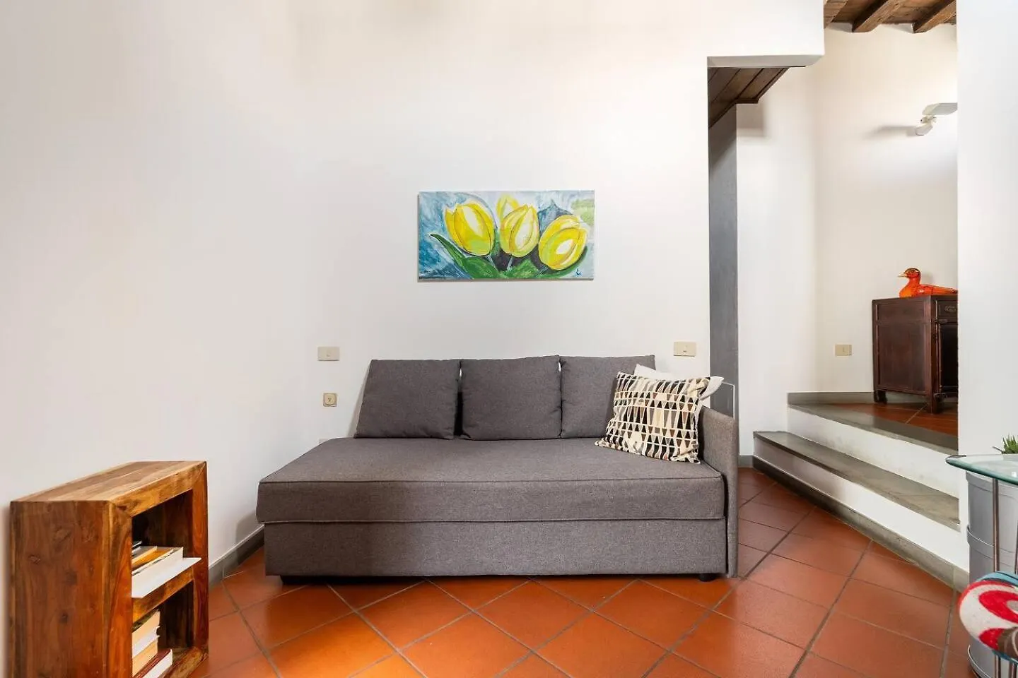 Nice And Quiet Loft 5 Minutes Walk From The Duomo contacts